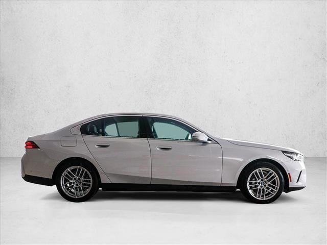 2025 BMW 530i