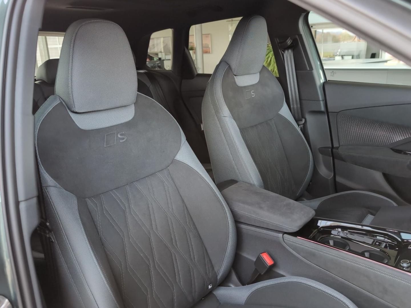 Bild über Audi Q3 SUV e-hybrid e-hybrid 200 kW S tronic - für weitere Informationen kontaktieren Sie den Audi Partner