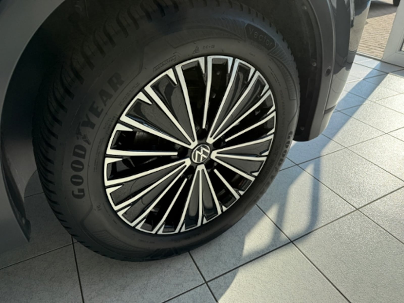 Volkswagen Tiguan – Bild 21