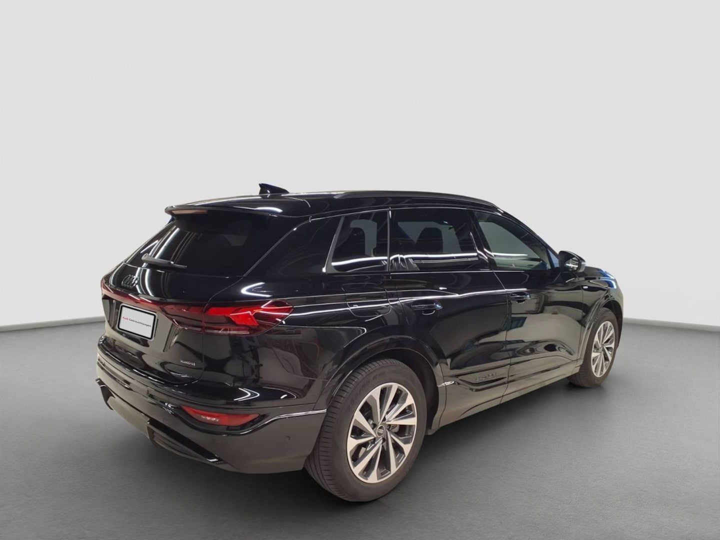 Bild über Audi Q6 SUV e-tron e-tron quattro - für weitere Informationen kontaktieren Sie den Audi Partner