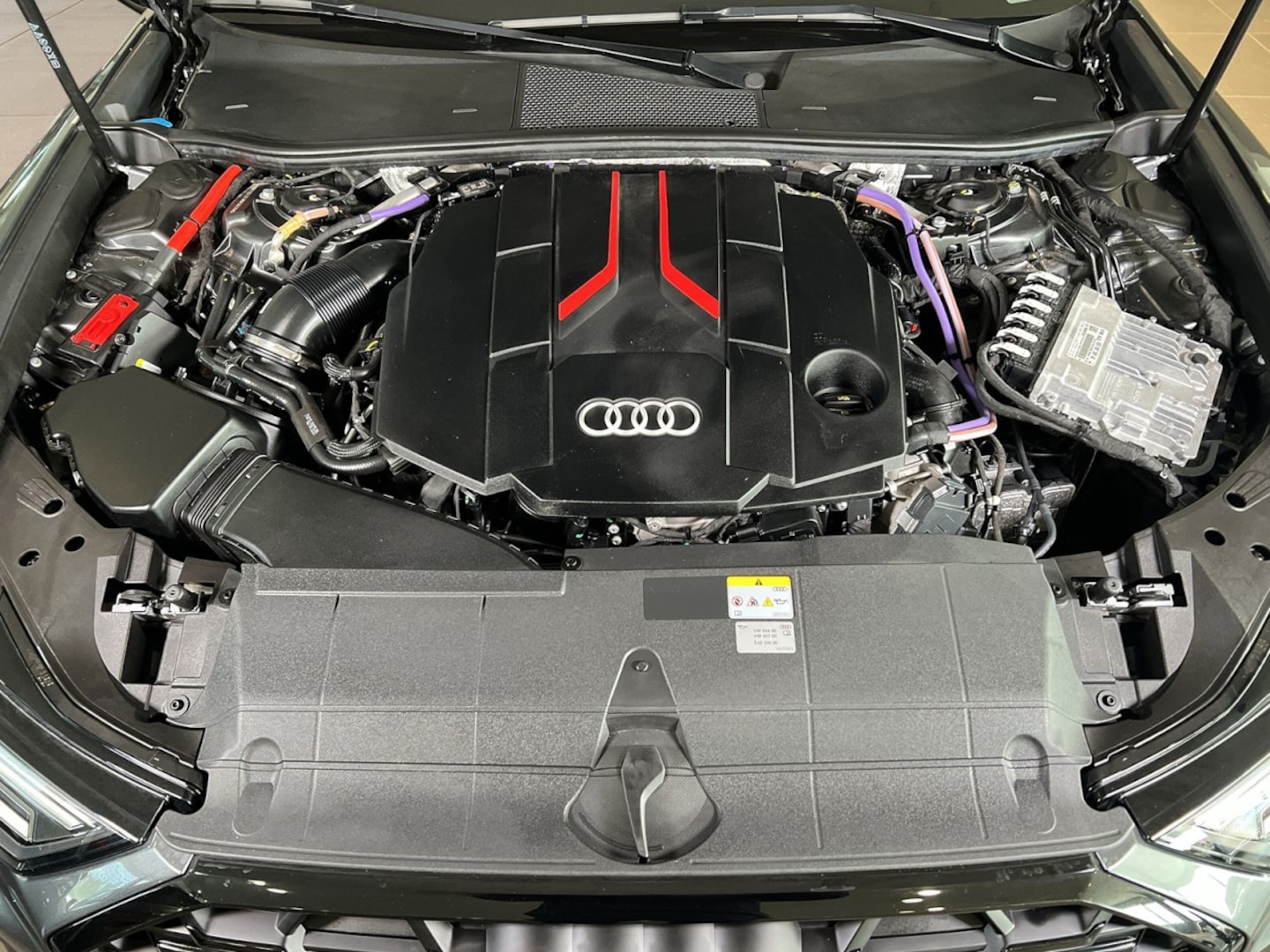 Bild über Audi S6 Avant TDI quattro tiptronic - für weitere Informationen kontaktieren Sie den Audi Partner