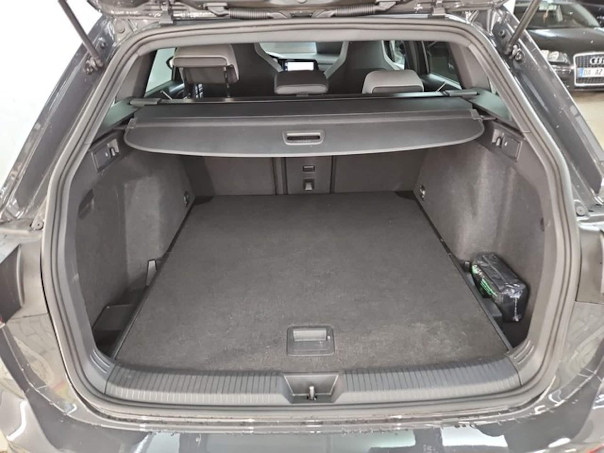 Volkswagen Golf Variant R-Line