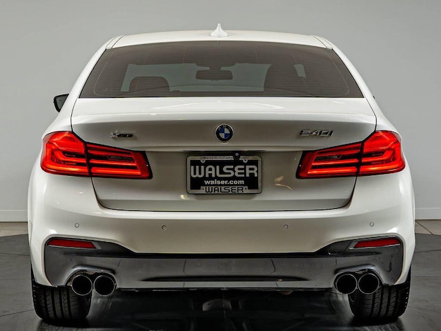 2019 BMW 5 Series 540i - Photo 6