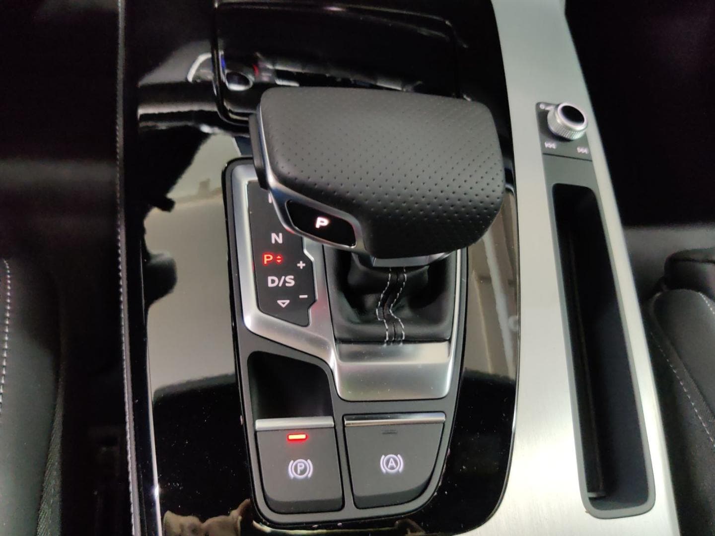 Bild über Audi Q5 Sportback 45 TFSI quattro S tronic - für weitere Informationen kontaktieren Sie den Audi Partner