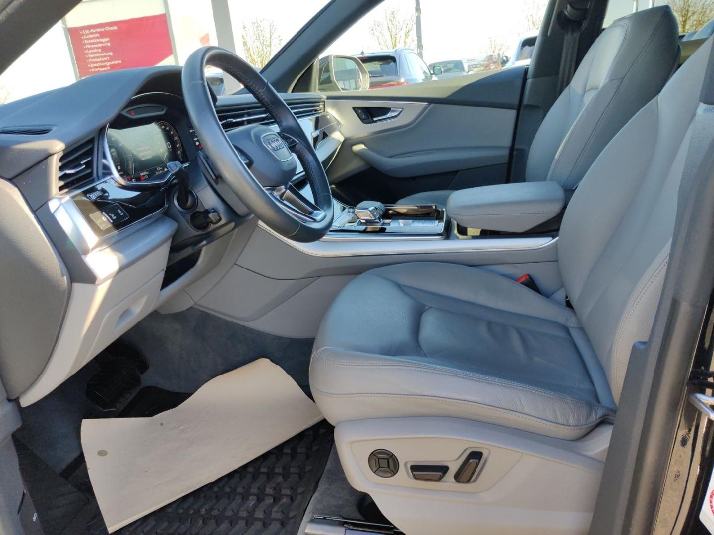 Image about Audi Q8 TFSI e 55 TFSI e quattro tiptronic