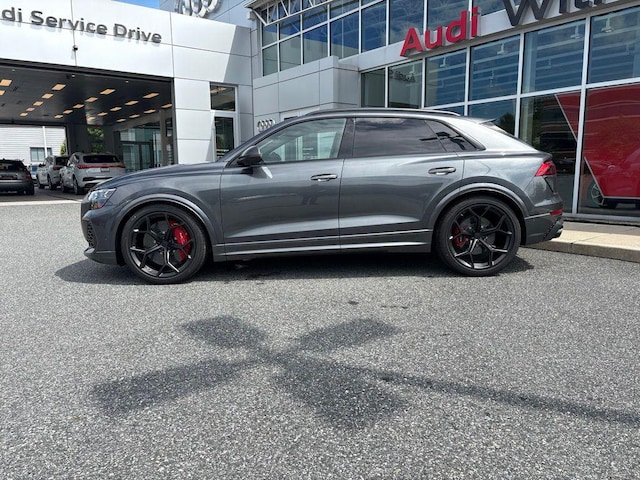 2026 Audi RS Q8 SUV performance