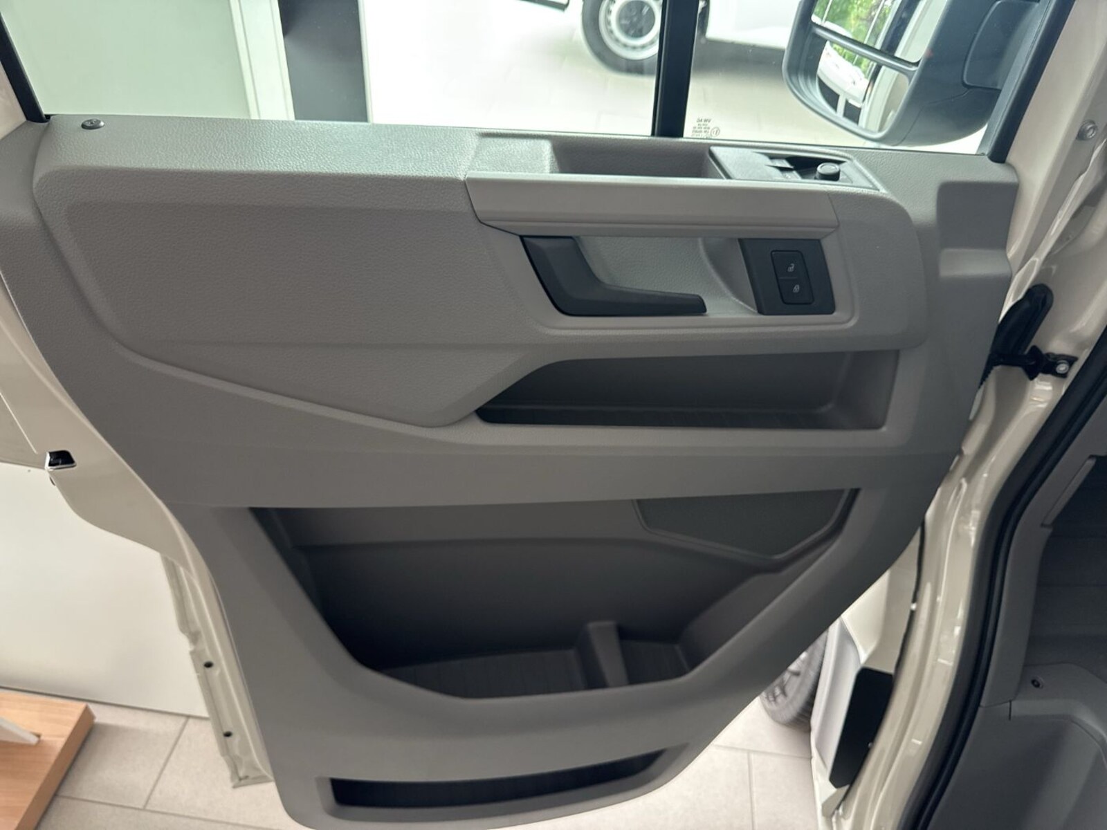 Volkswagen Crafter Kasten mittlerer Radstand – Bild 11