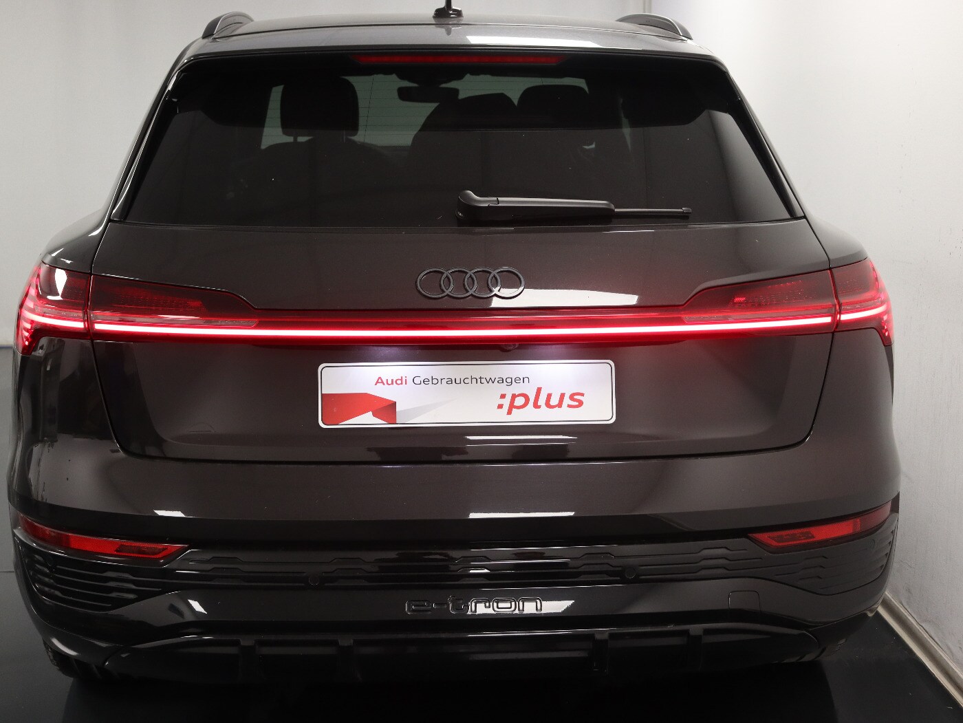 Image about Audi Q8 e-tron S line 55 e-tron quattro