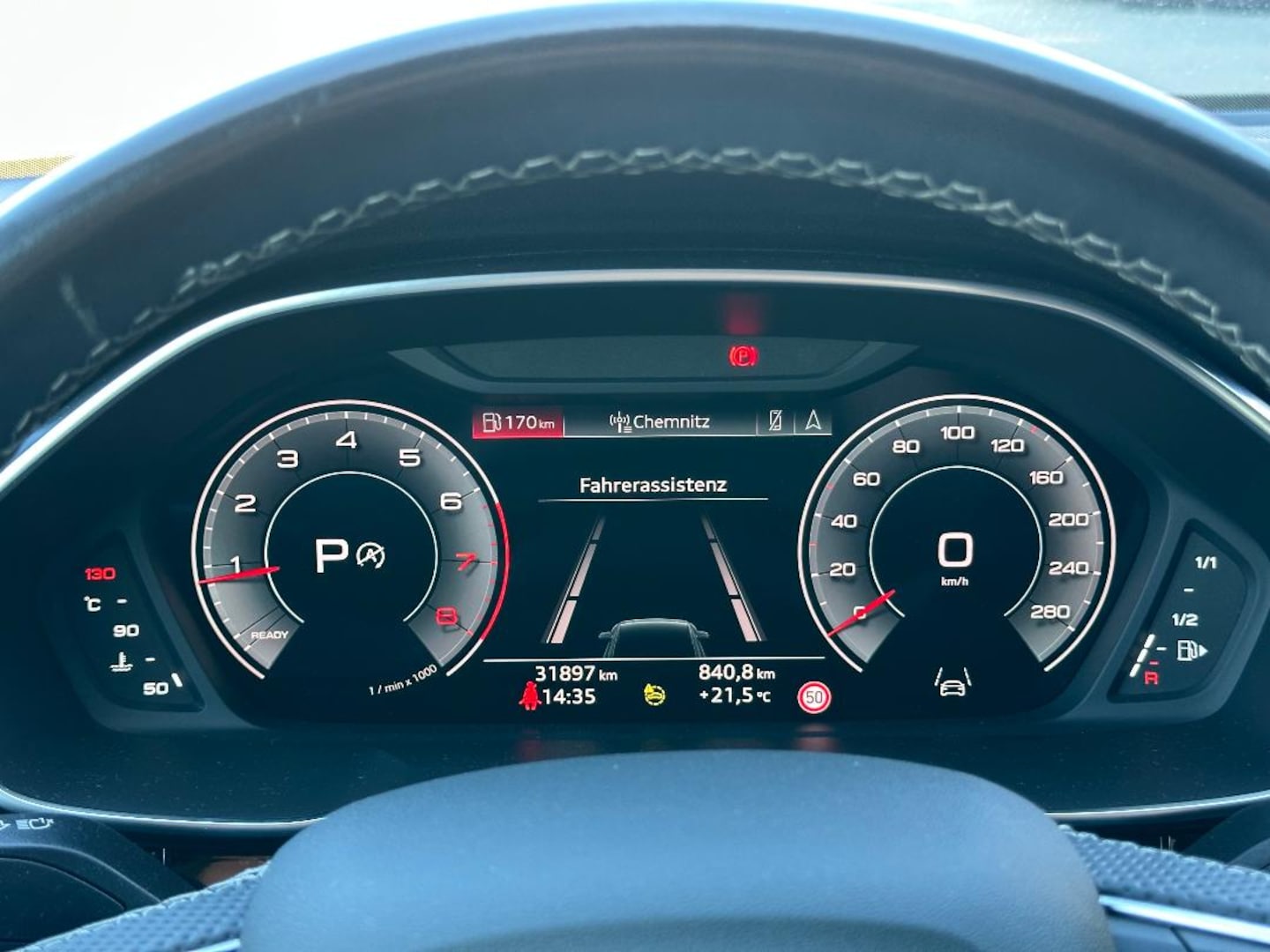 Bild über Audi Q3 S line 40 TFSI quattro S tronic - für weitere Informationen kontaktieren Sie den Audi Partner