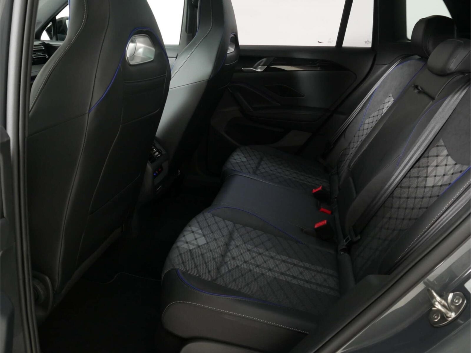 Volkswagen Tiguan – Bild 12