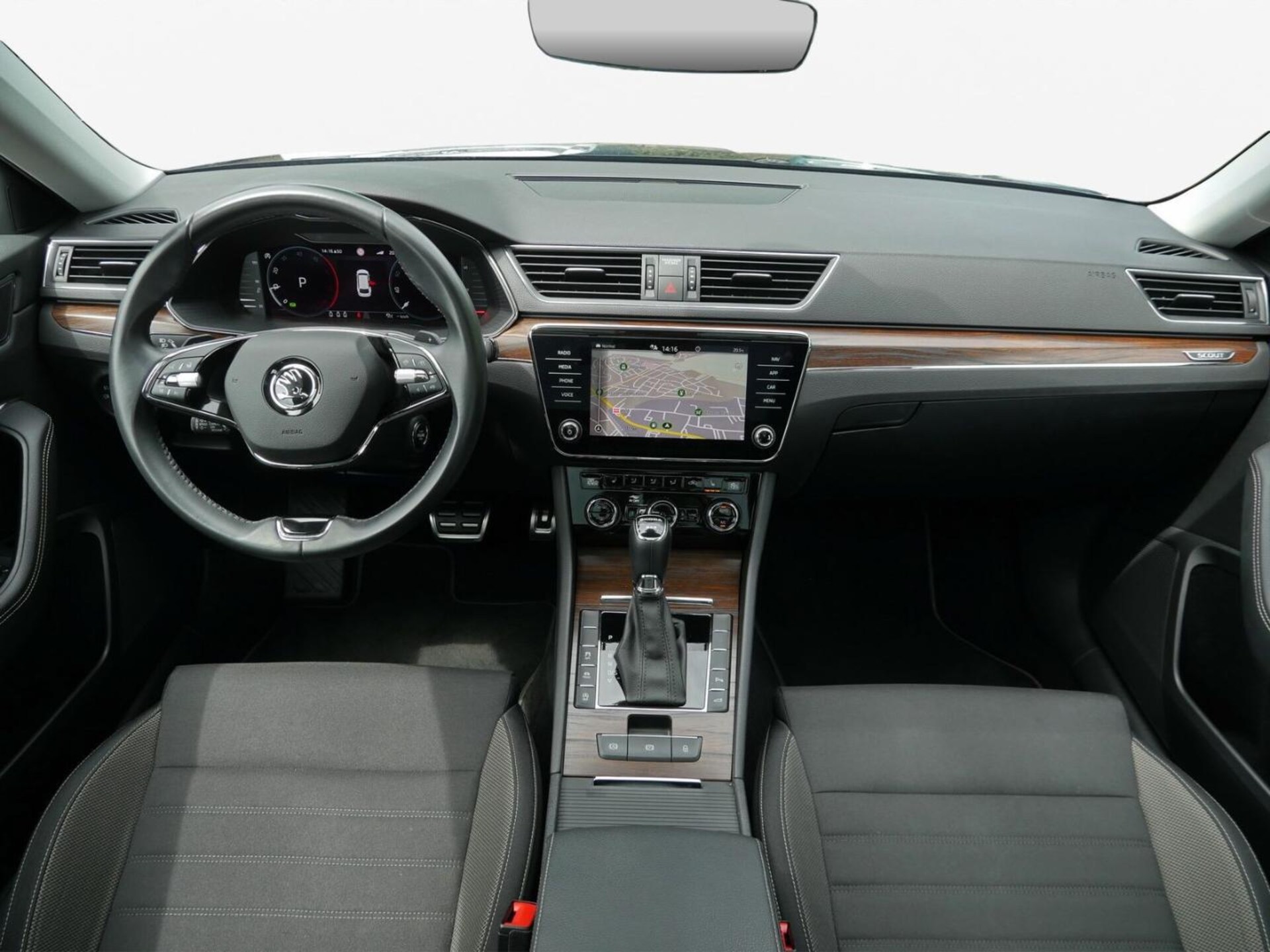 Skoda Superb Combi Scout