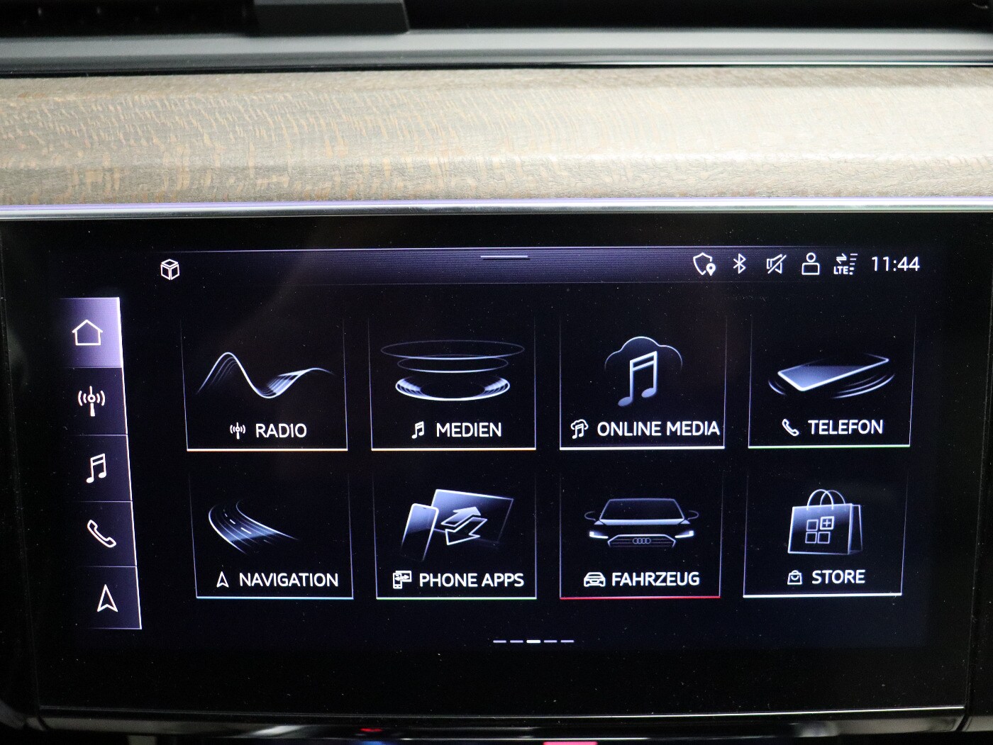 Image about Audi Q8 e-tron S line 55 e-tron quattro