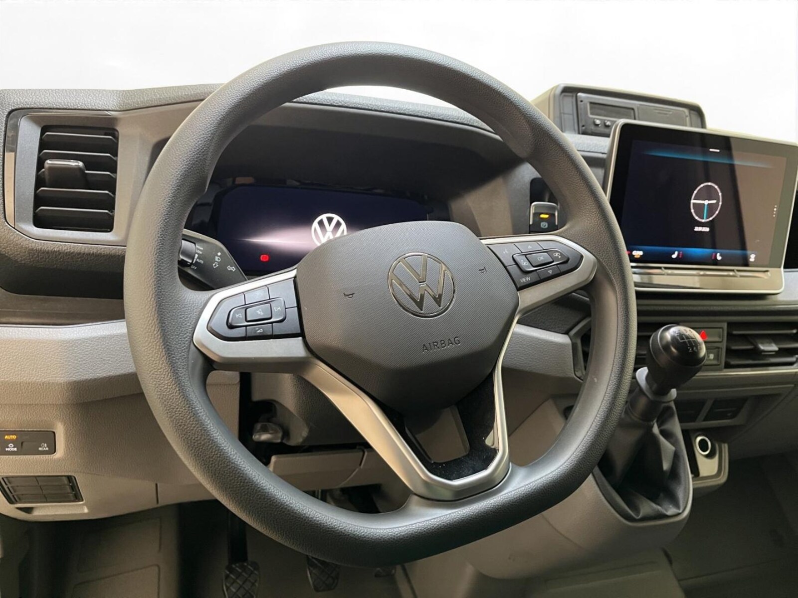 Volkswagen Crafter Kasten langer Radstand – Bild 11