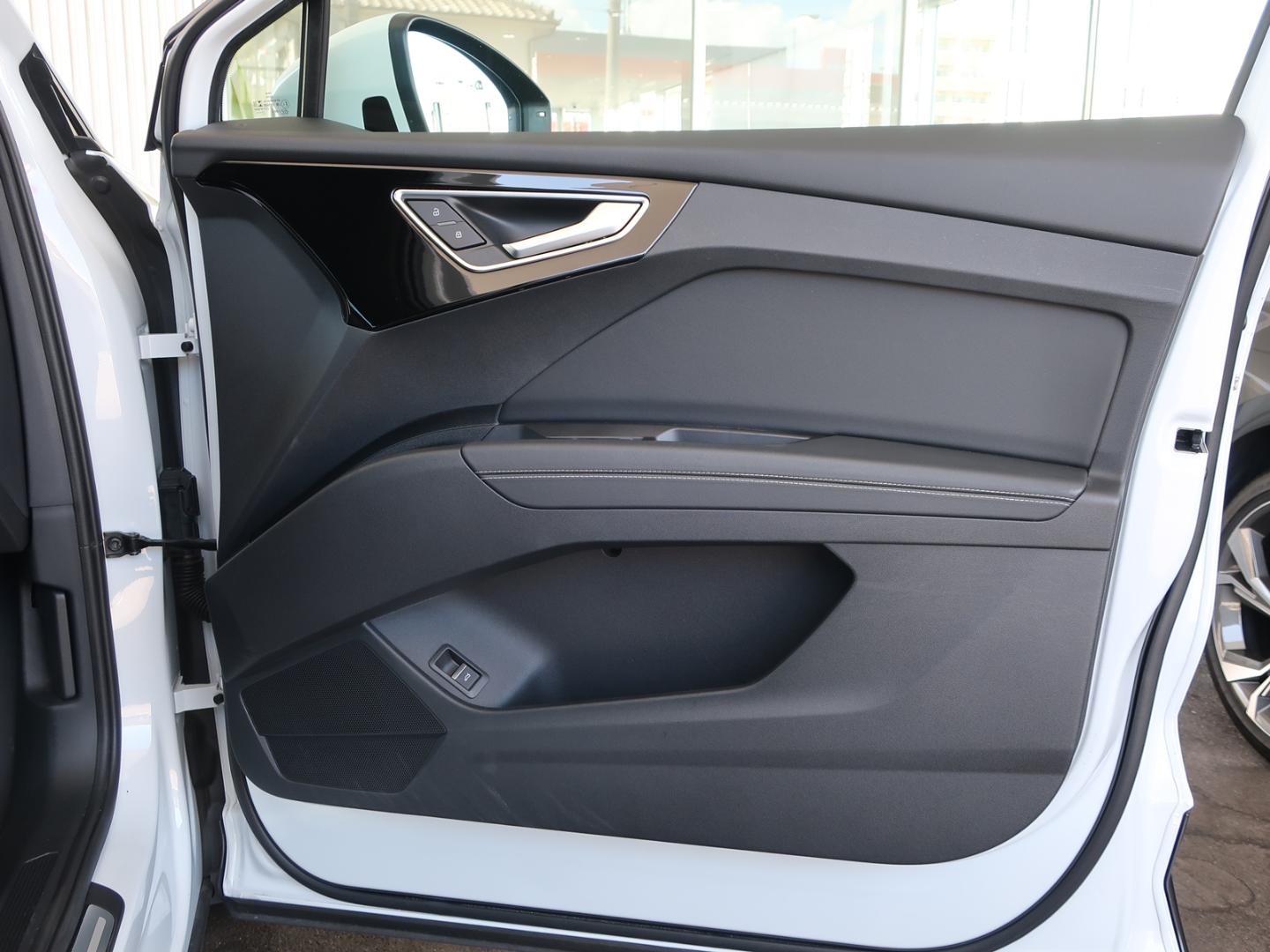 Image about Audi Q4 e-tron 40 e-tron 150,00 kW