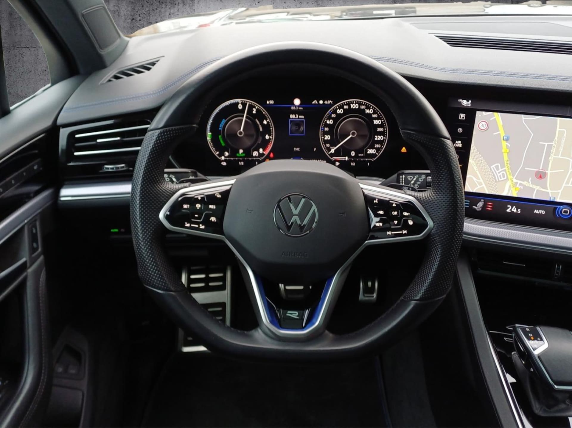 Volkswagen Touareg R
