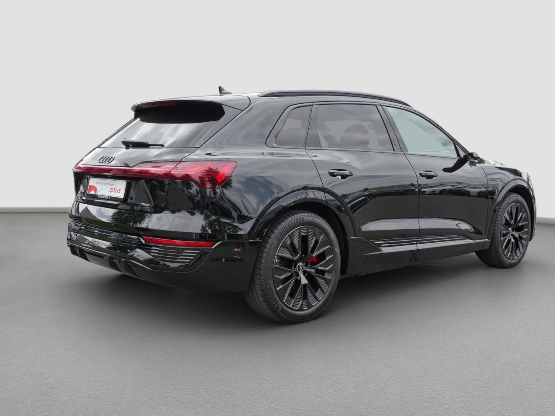 Audi Q8 e-tron S line
