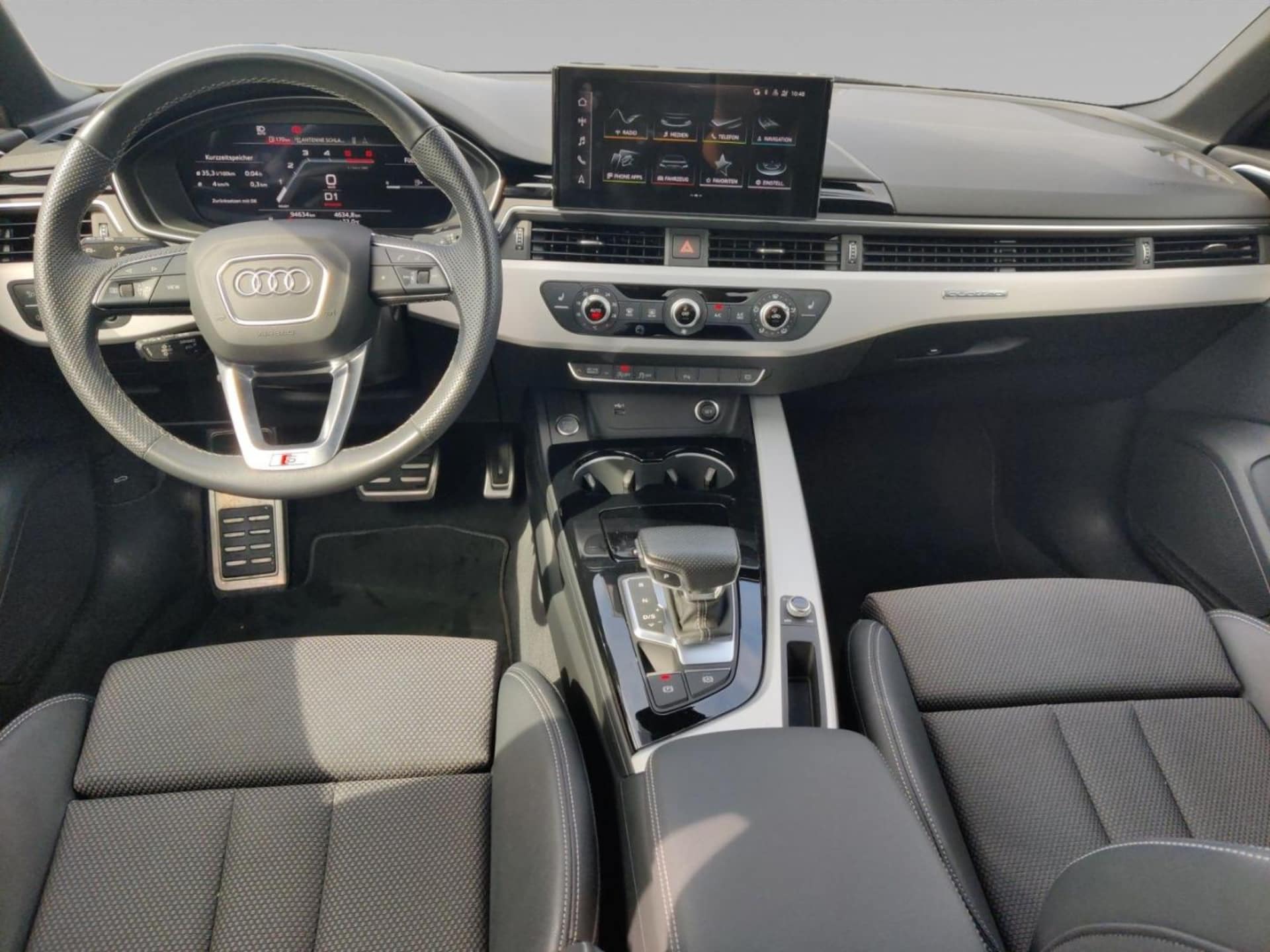 Audi A4 Avant S line