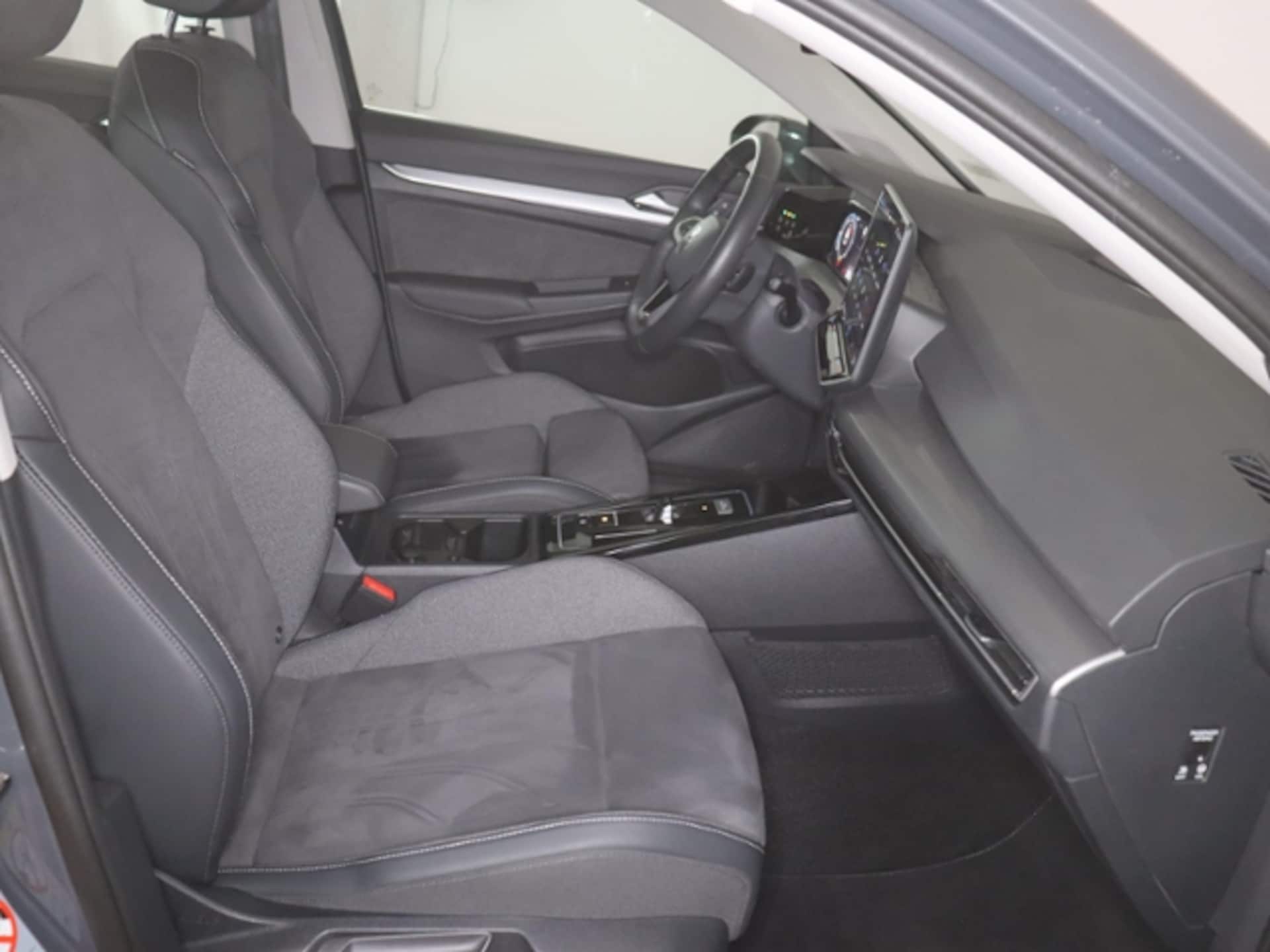 Volkswagen Golf Style