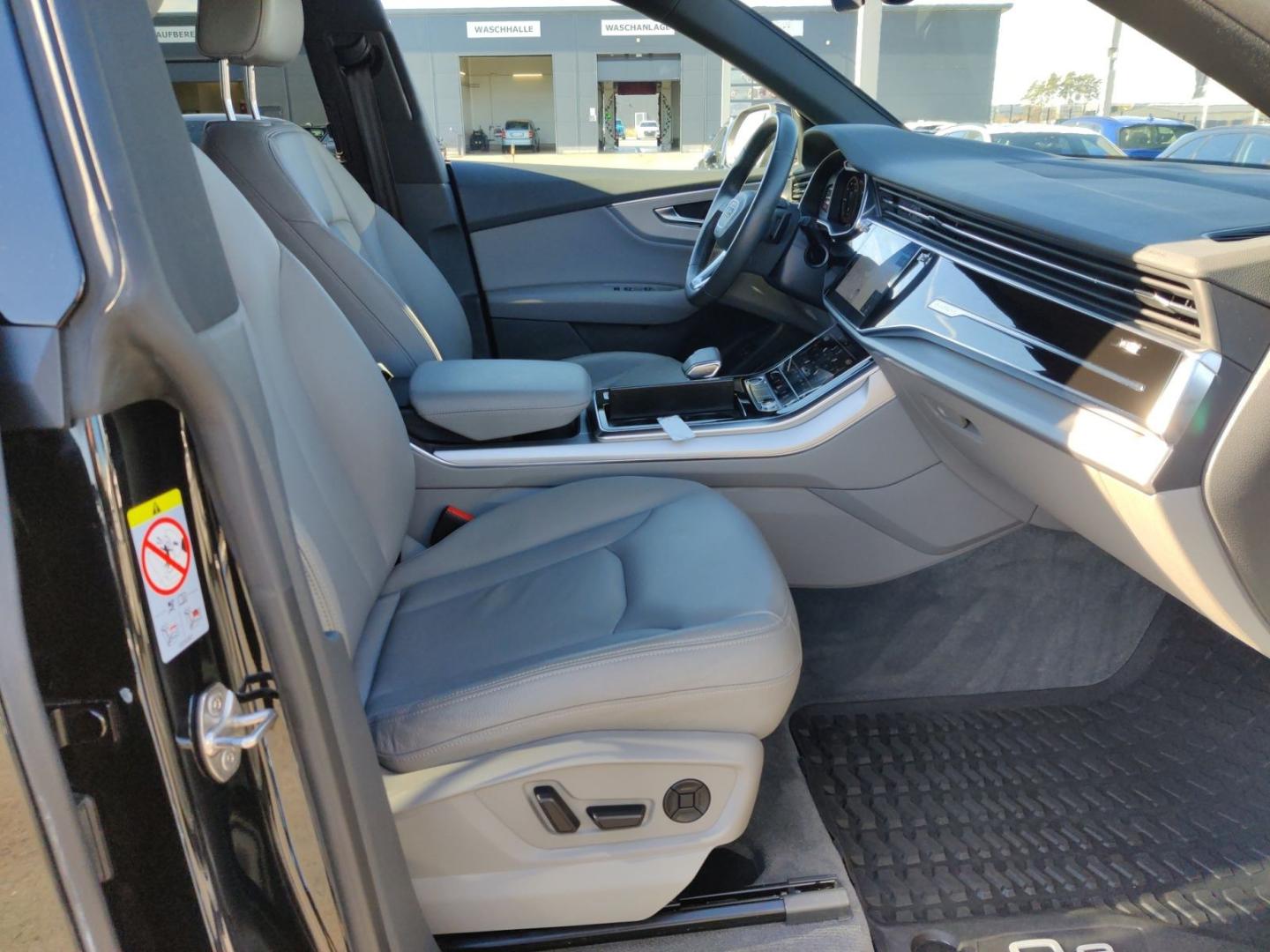 Image about Audi Q8 TFSI e 55 TFSI e quattro tiptronic