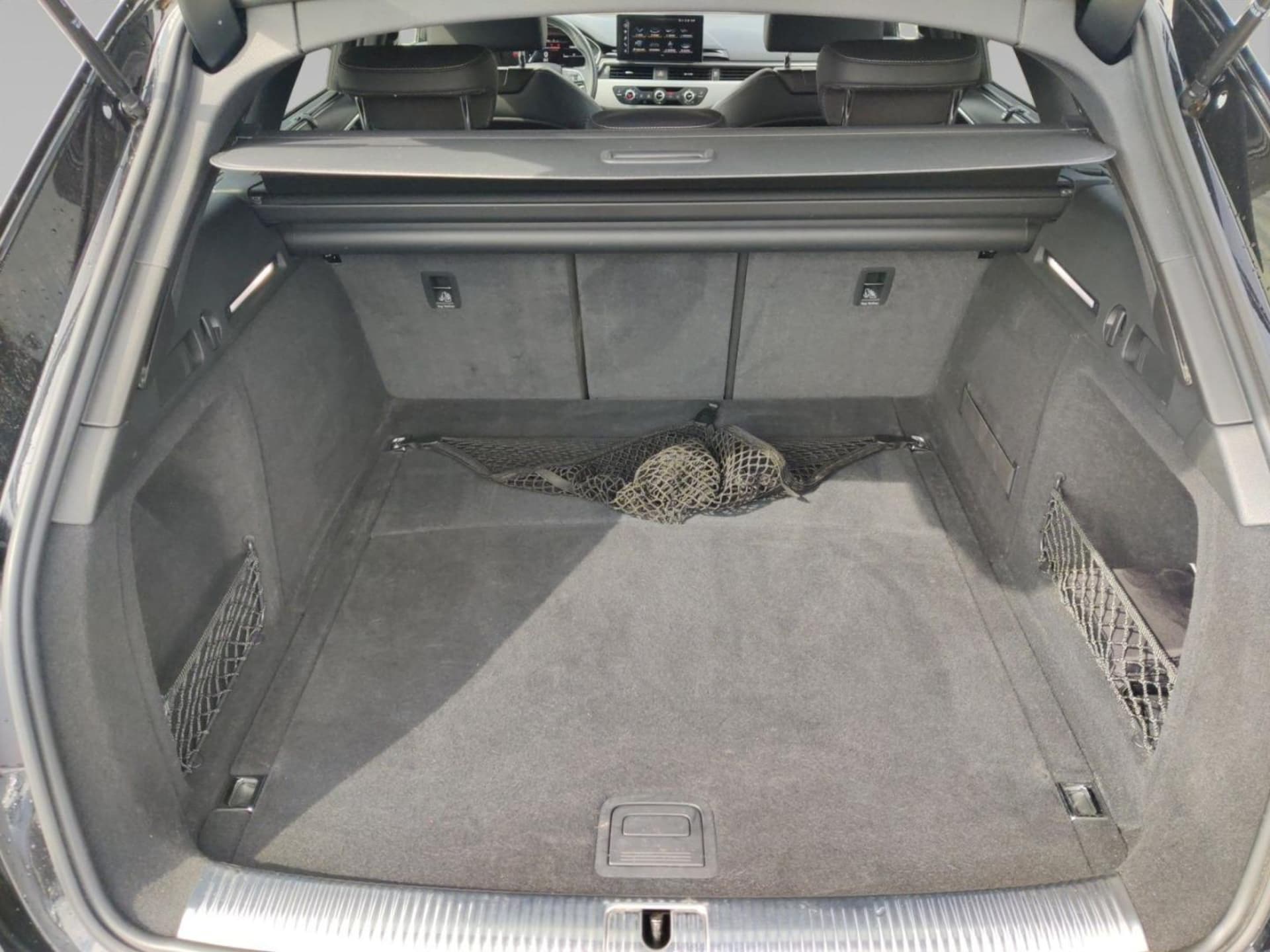 Audi A4 Avant S line