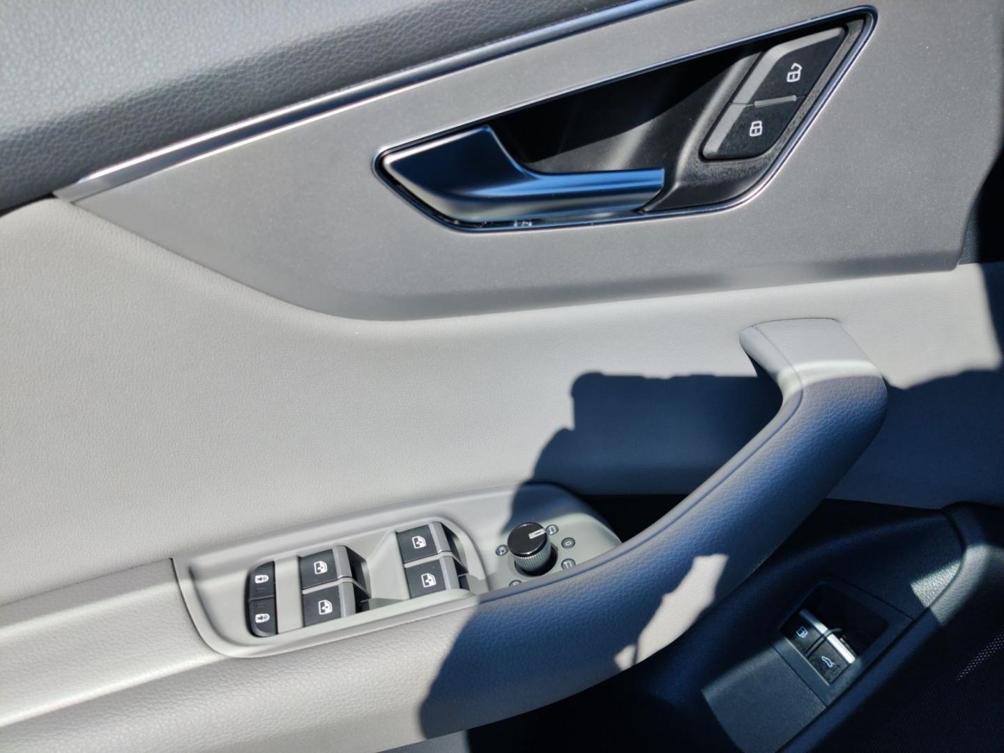 Image about Audi Q8 TFSI e 55 TFSI e quattro tiptronic