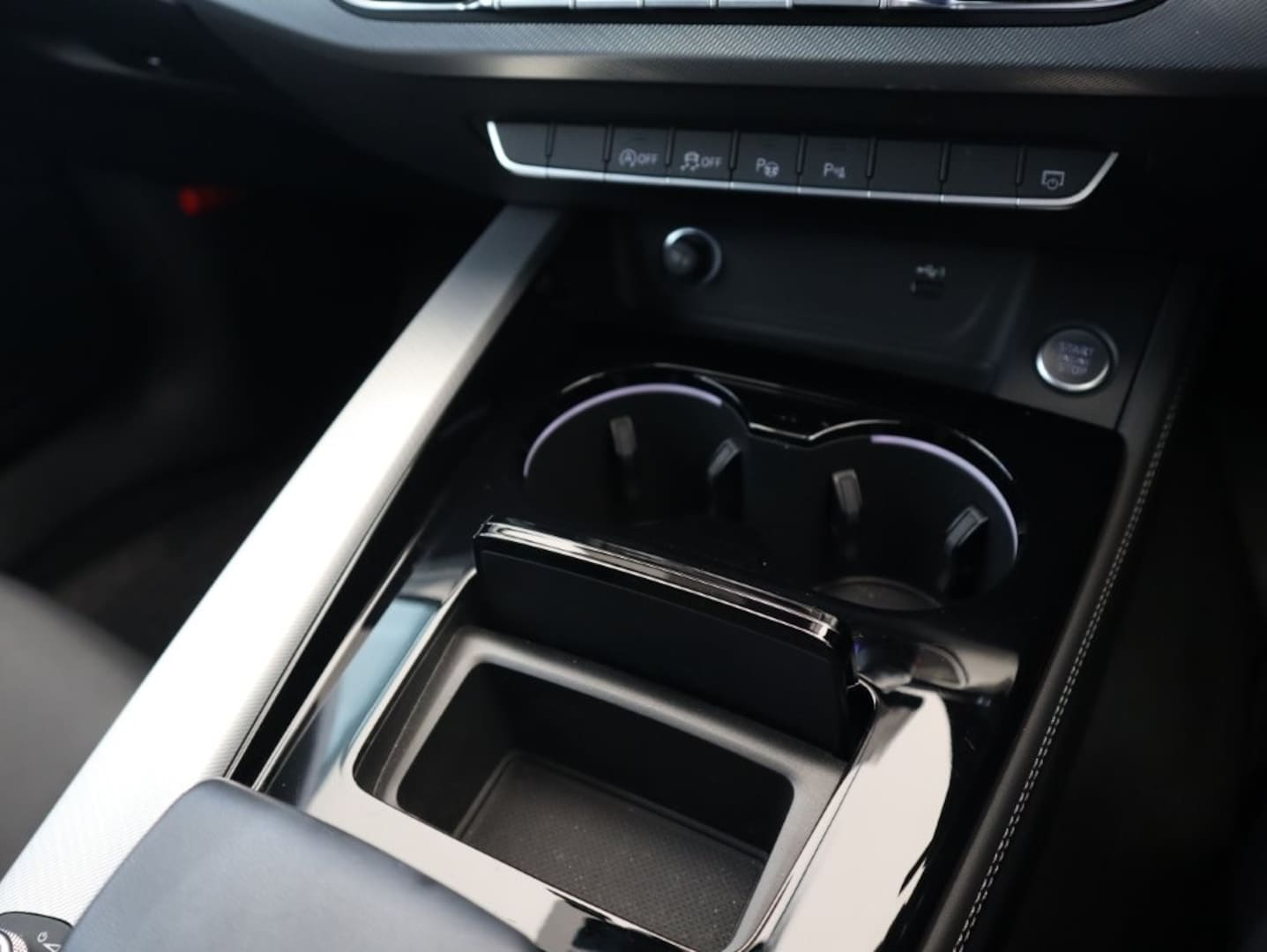 Audi A4 Avant 35 TFSI advanced for more details contact your dealer