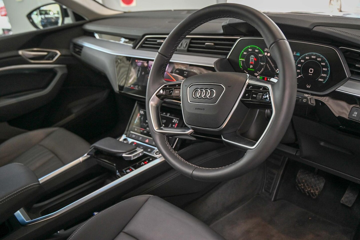 Image about Audi Q8 e-tron 50 e-tron quattro