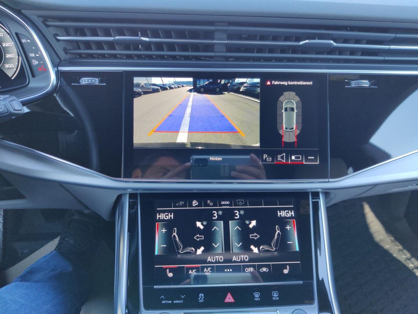 Image about Audi Q8 TFSI e 55 TFSI e quattro tiptronic