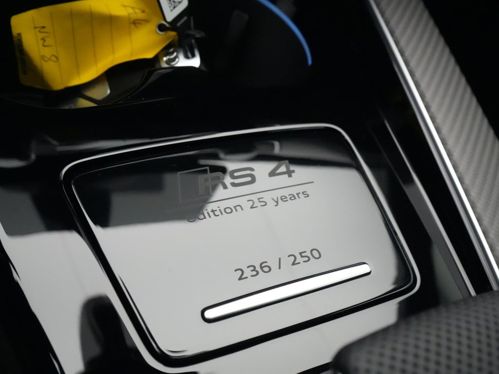 Image about Audi RS 4 Avant quattro tiptronic