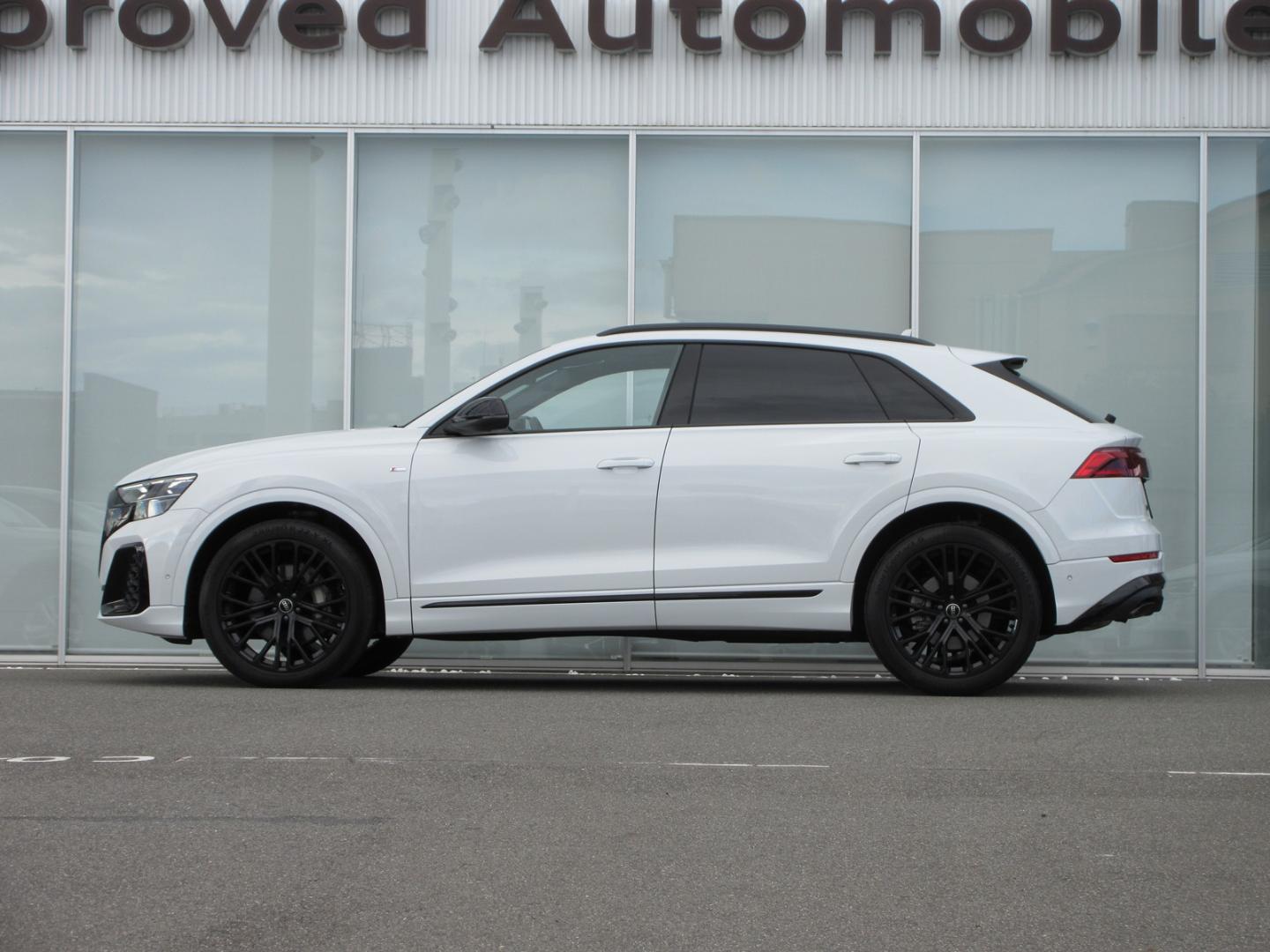 Audi Q8 SUV 55 TFSI quattro S line 250(340) kW(PS) tiptronic for more details contact your dealer
