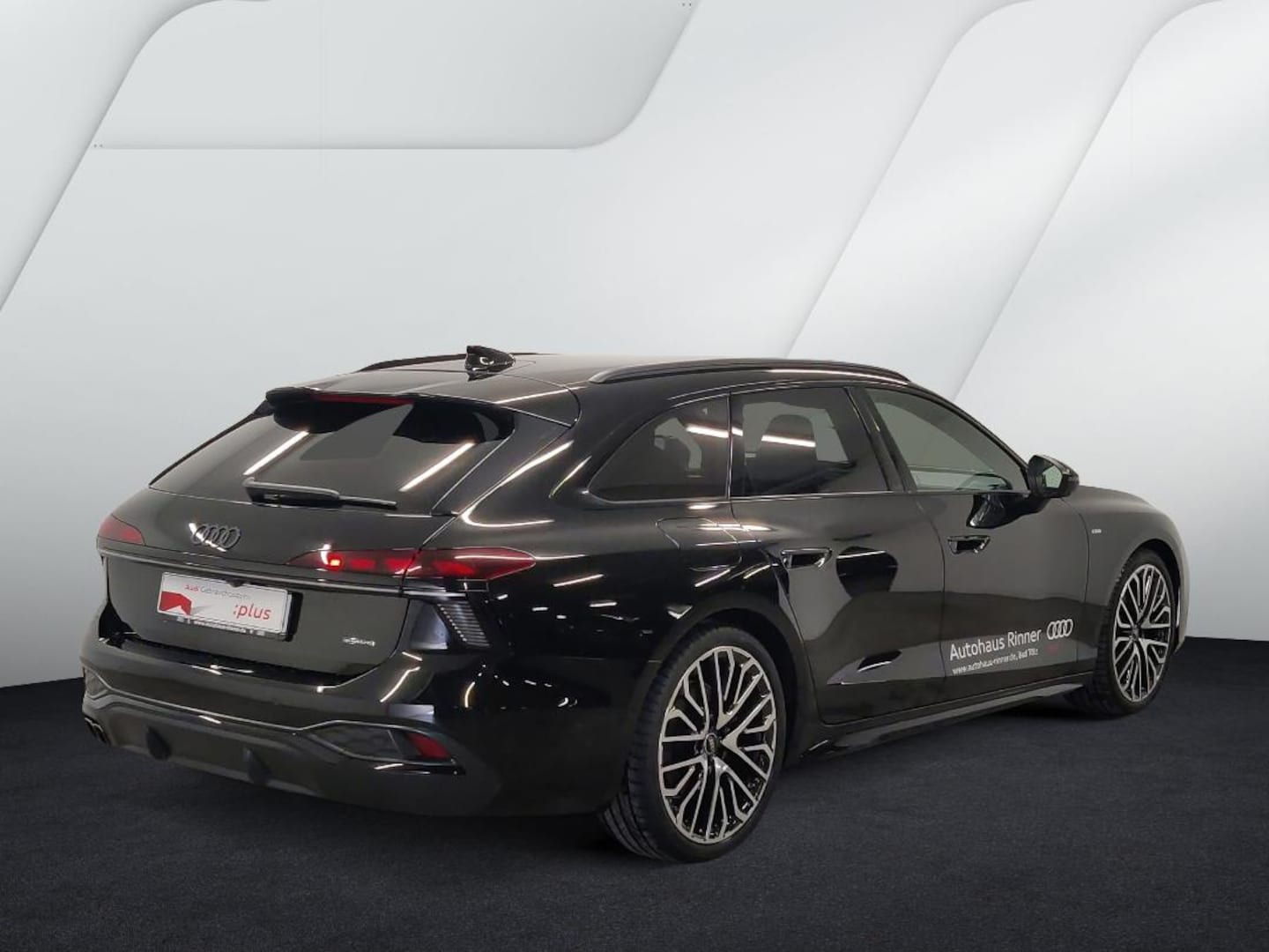 Bild über Audi A6 Avant TDI quattro 220 kW S tronic - für weitere Informationen kontaktieren Sie den Audi Partner