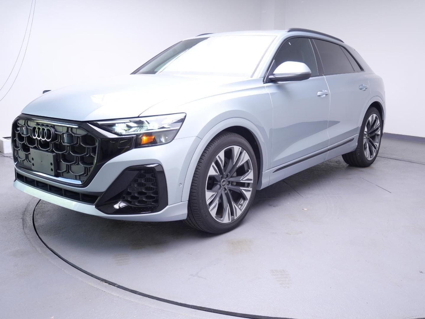 2024 Audi Q8 55 Prestige Tiptonic quattro's photo