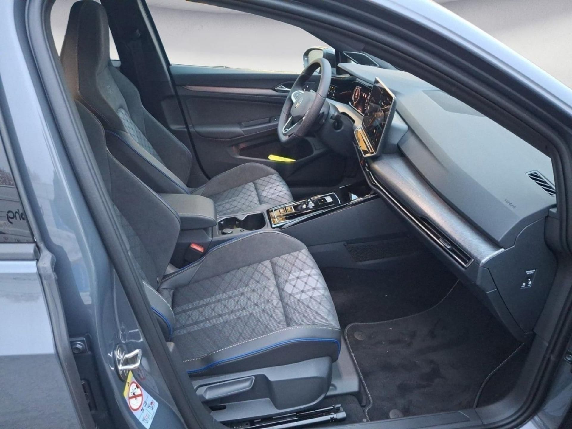 Volkswagen Golf R-Line