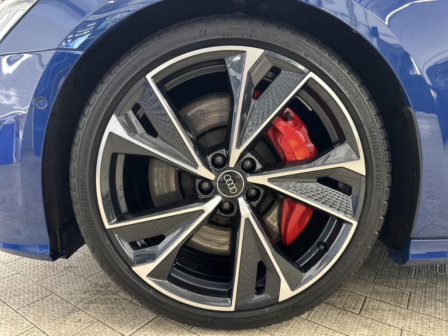 Bild über Audi S6 Avant TDI quattro tiptronic - für weitere Informationen kontaktieren Sie den Audi Partner