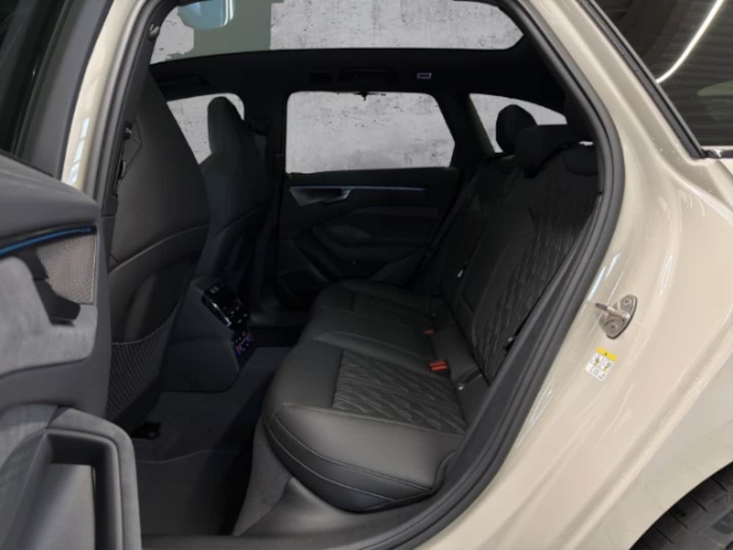 Bild über Audi A6 Avant edition one TDI quattro 220 kW S tronic - für weitere Informationen kontaktieren Sie den Audi Partner
