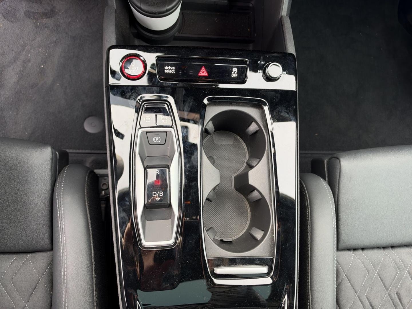 Bild über Audi SQ6 Sportback e-tron e-tron quattro - für weitere Informationen kontaktieren Sie den Audi Partner