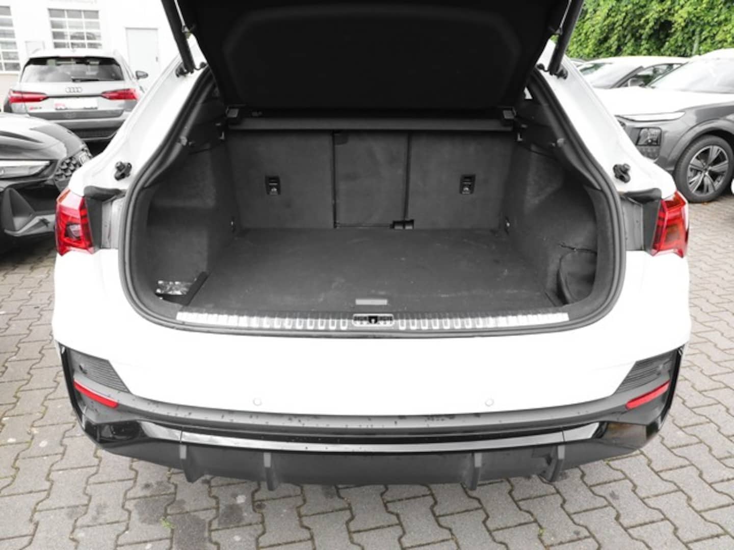Bild über Audi Q3 Sportback S line 35 TFSI S tronic - für weitere Informationen kontaktieren Sie den Audi Partner