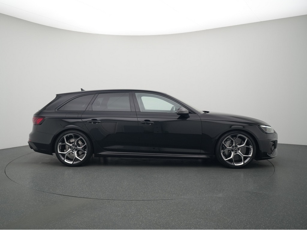 Image about Audi RS 4 Avant quattro tiptronic