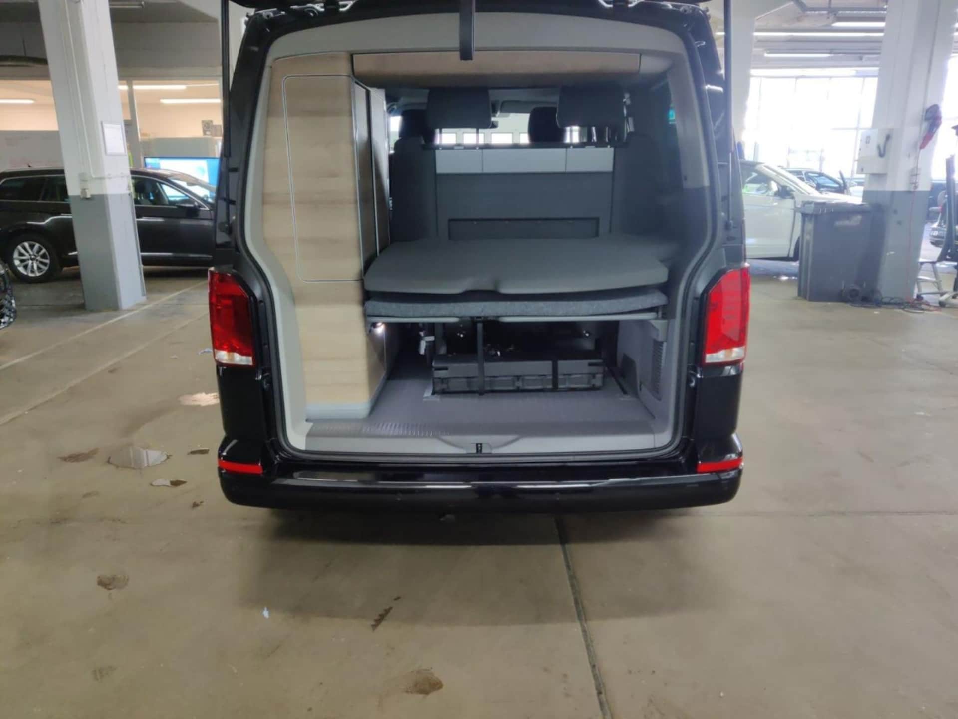 Volkswagen T6.1 California Coast