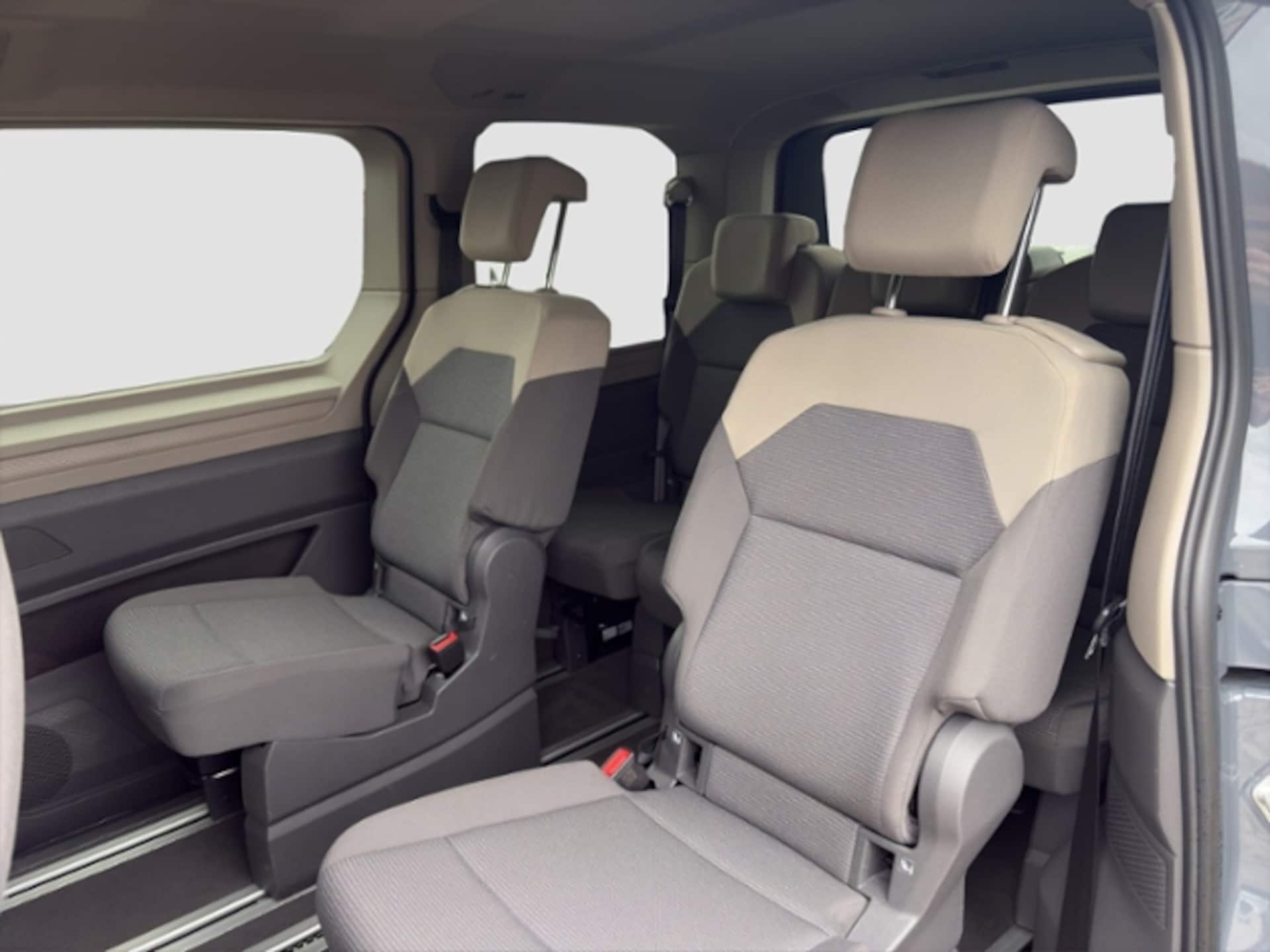 Volkswagen Multivan Basis-Modell