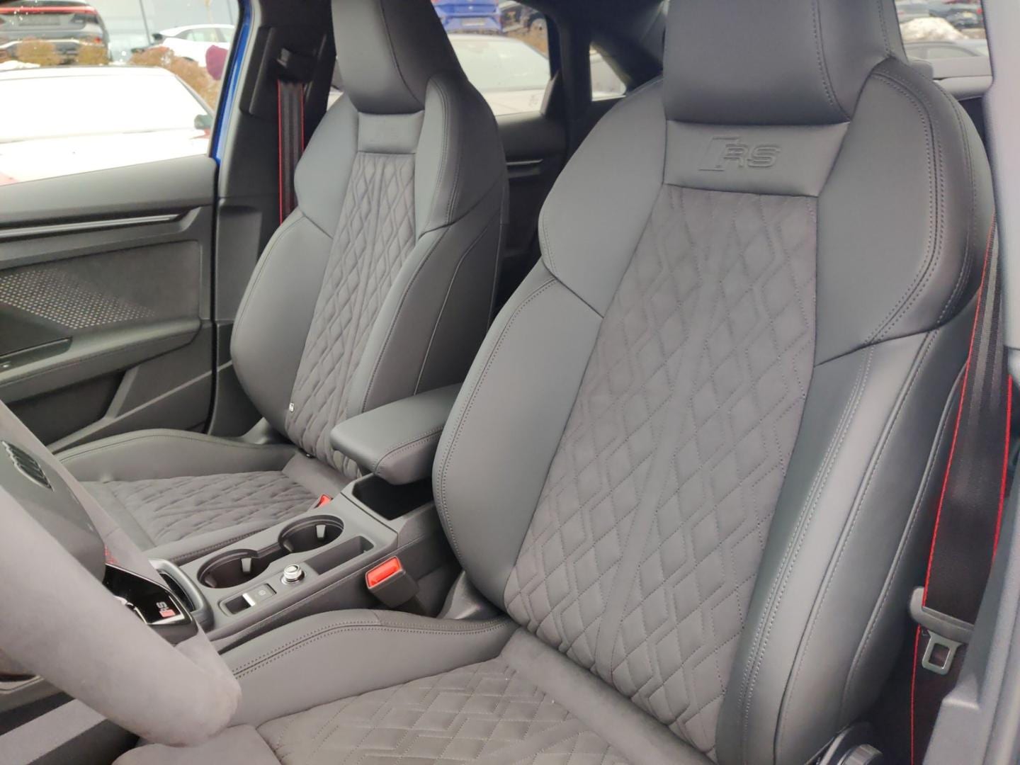 Bild über Audi RS 3 Limousine TFSI quattro 294 kW S tronic - für weitere Informationen kontaktieren Sie den Audi Partner