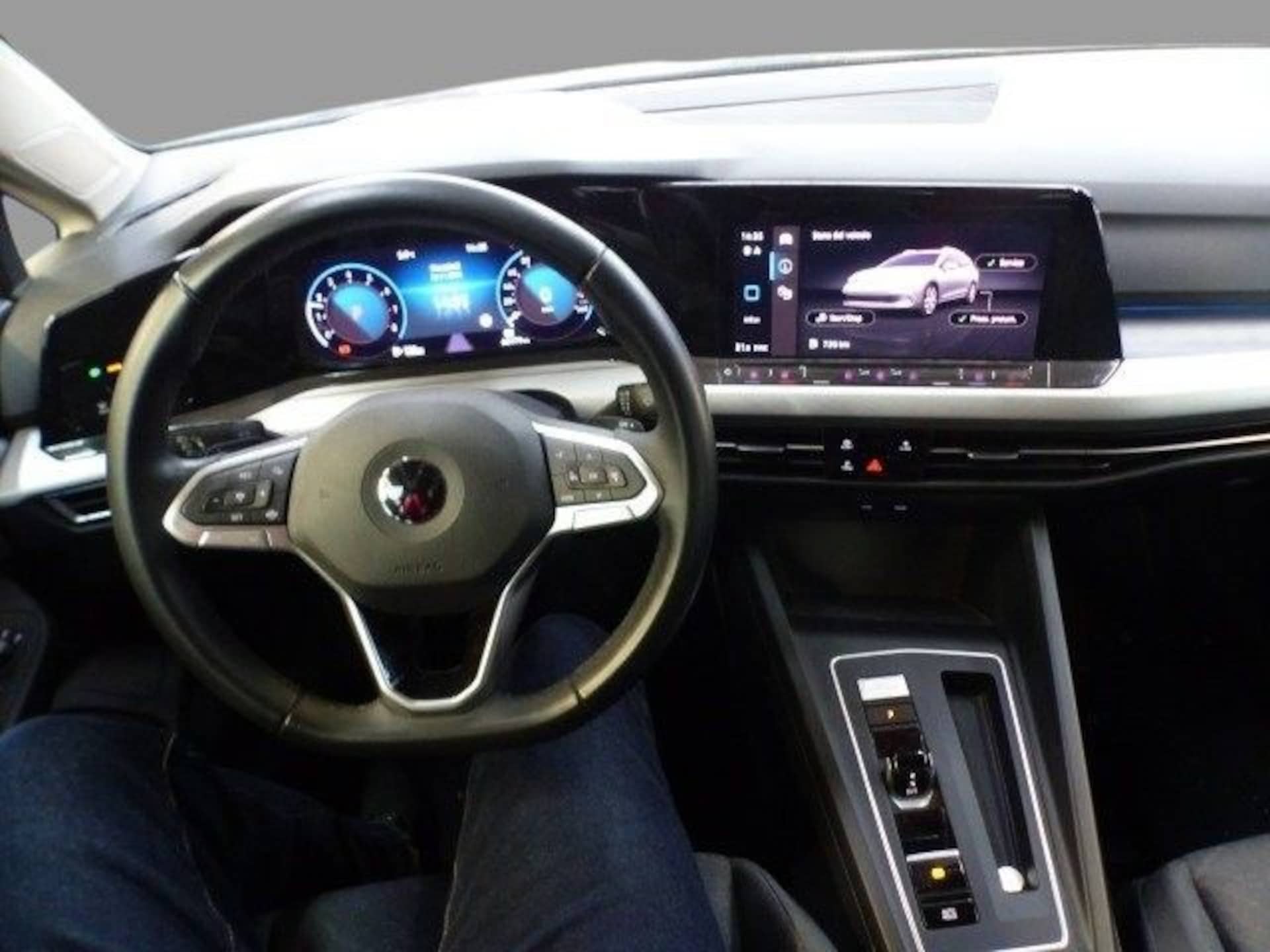 Volkswagen Golf Variant Life