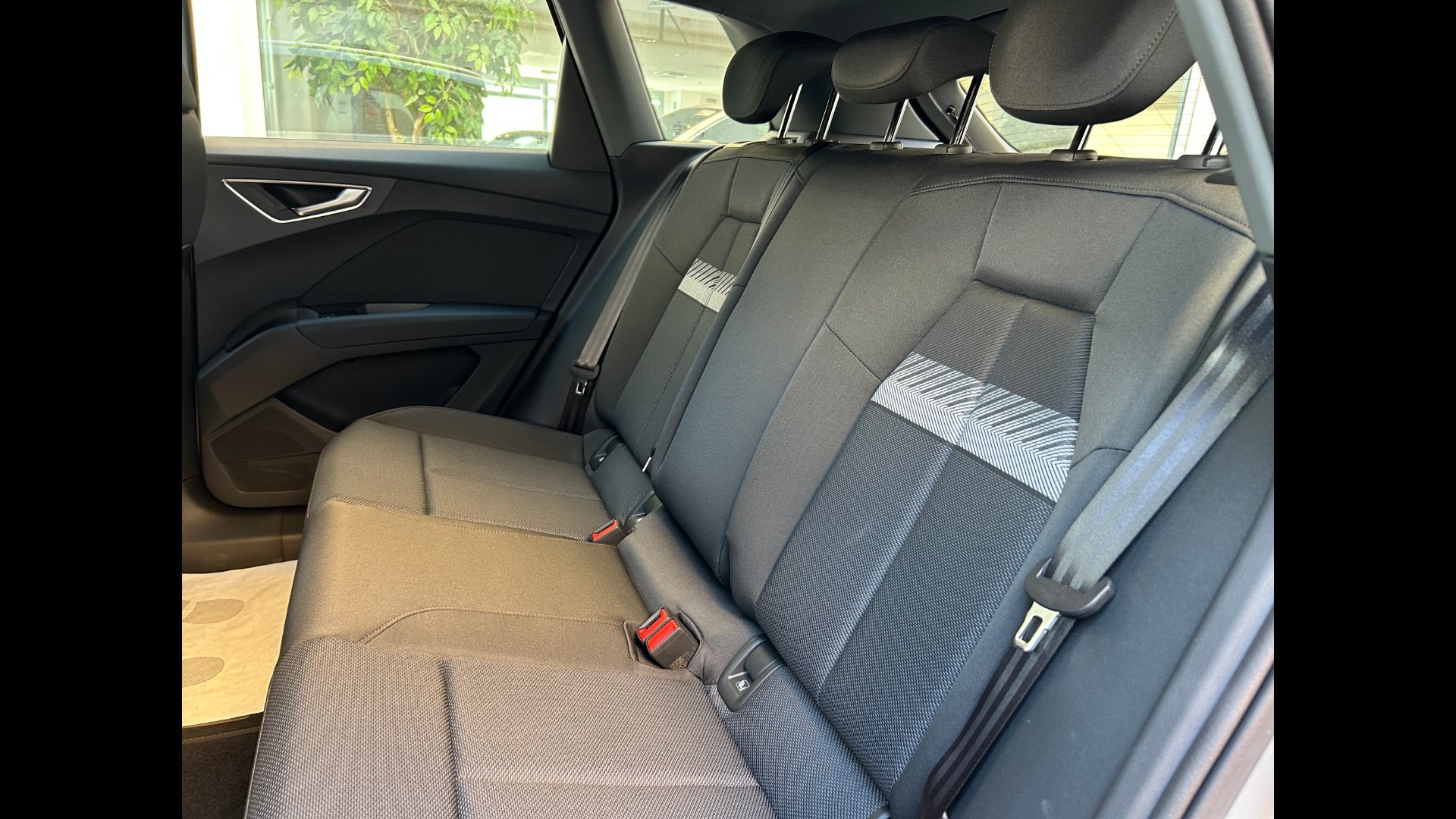 Image about Audi Q4 e-tron Business Advanced 40 e-tron 150,00 kW