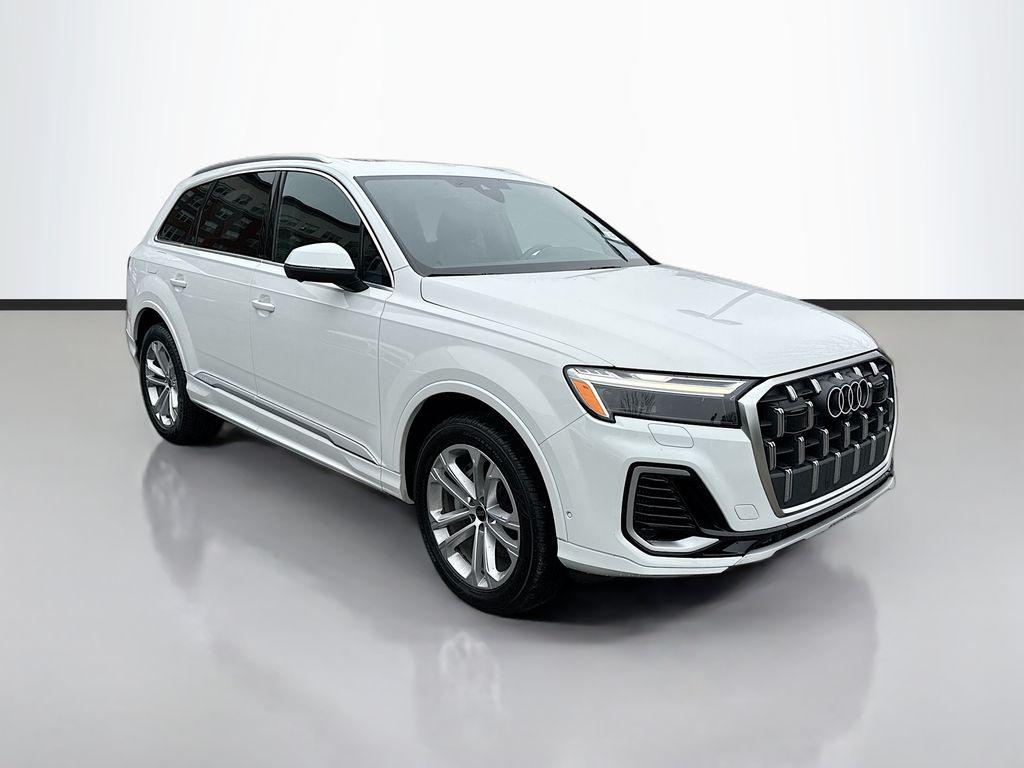 2025 Audi Q7 55 Premium Plus quattro Tiptronic's photo