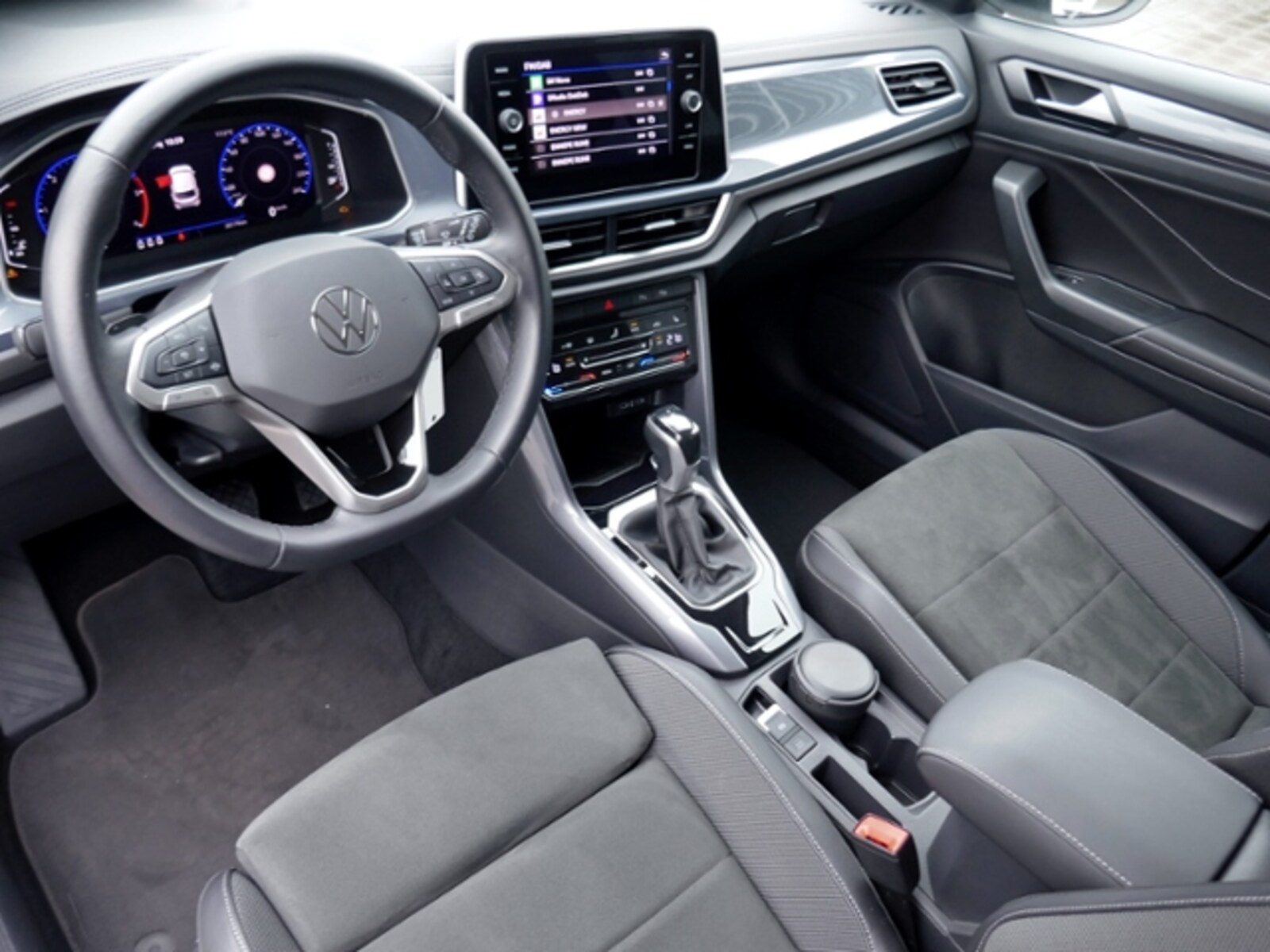 Volkswagen T-Roc – Bild 12