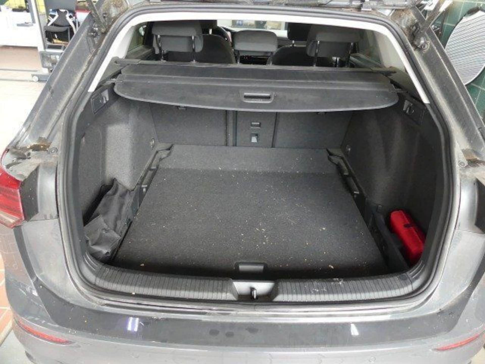 Volkswagen Golf Variant Life