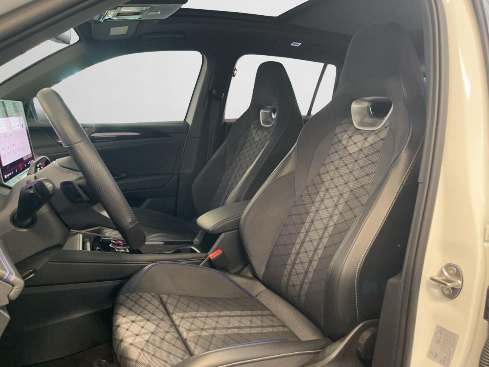 Volkswagen Tiguan – Bild 12