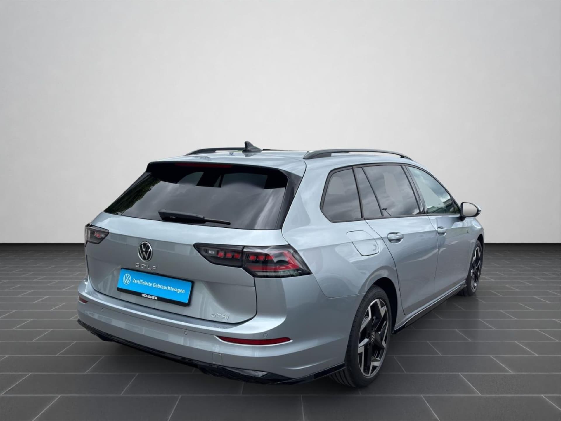 Volkswagen Golf Variant R-Line