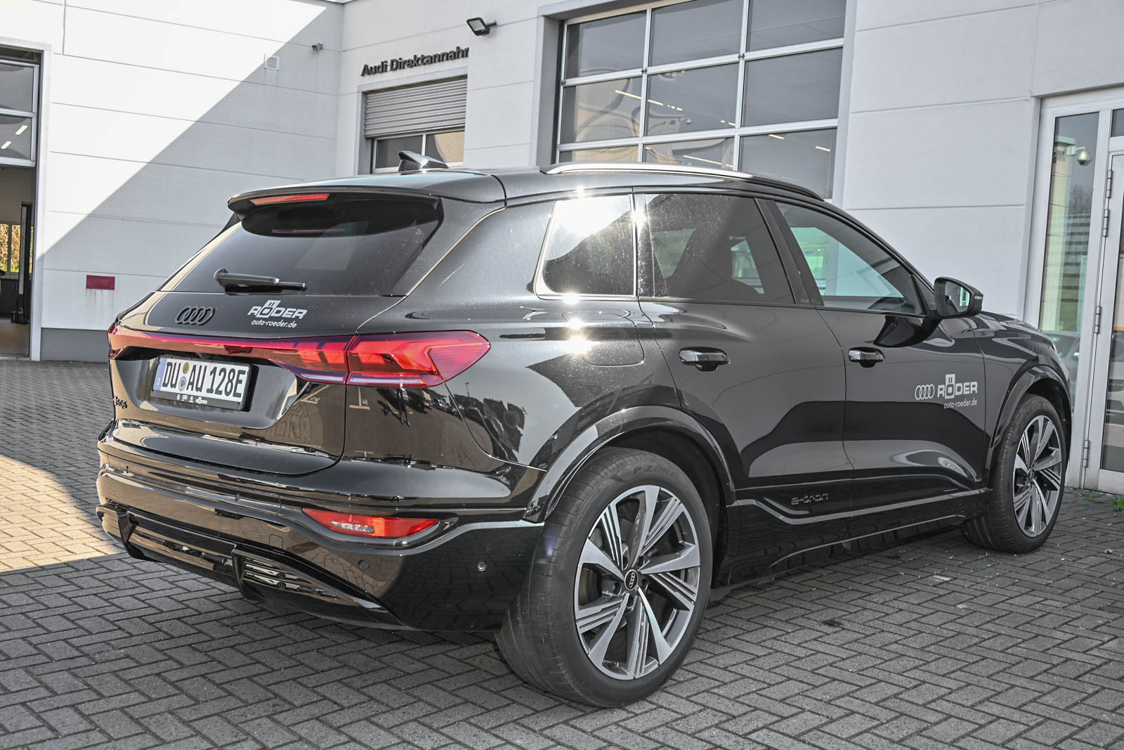 Image about Audi SQ6 SUV e-tron e-tron quattro