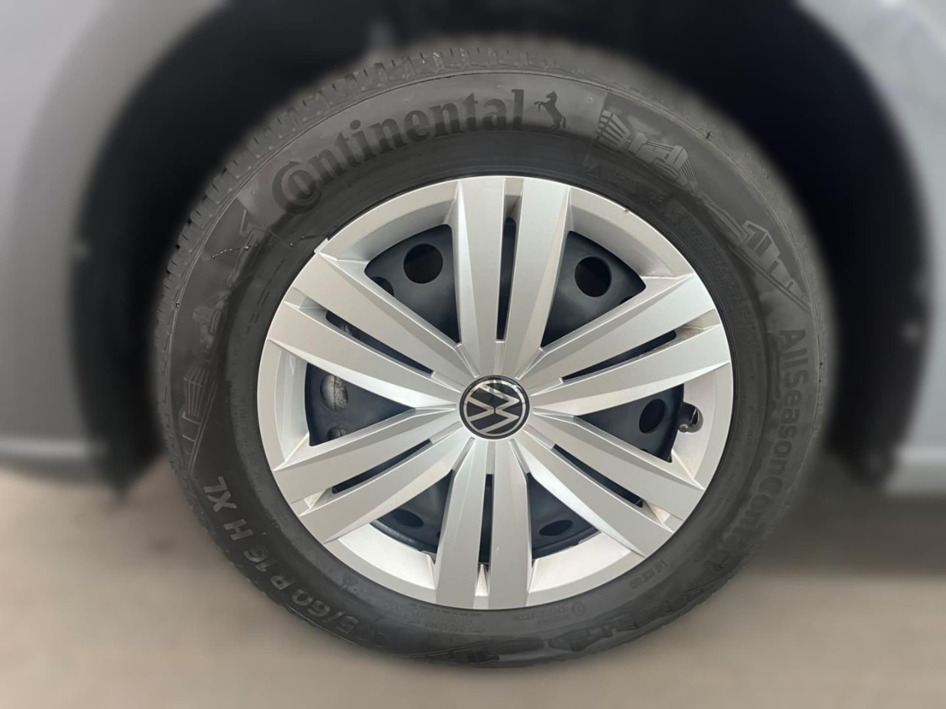 Volkswagen Caddy Basis-Modell